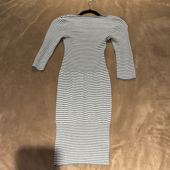 Dress - Picture 5 of 6